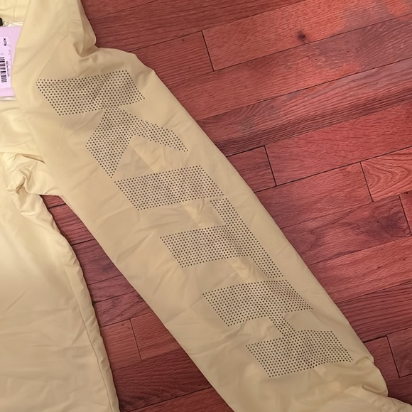 Kith - Picture 7 of 7